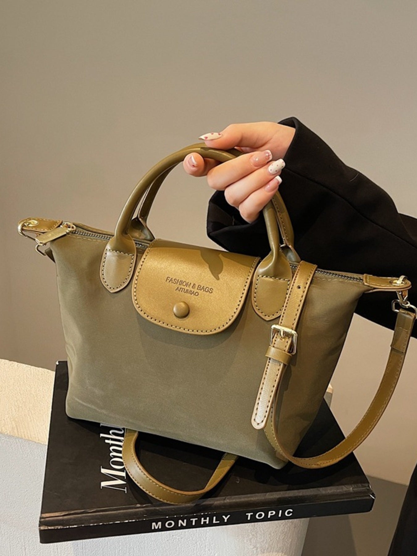 1c4172bdf57948ccbc5fc5fb8e769e44-Max