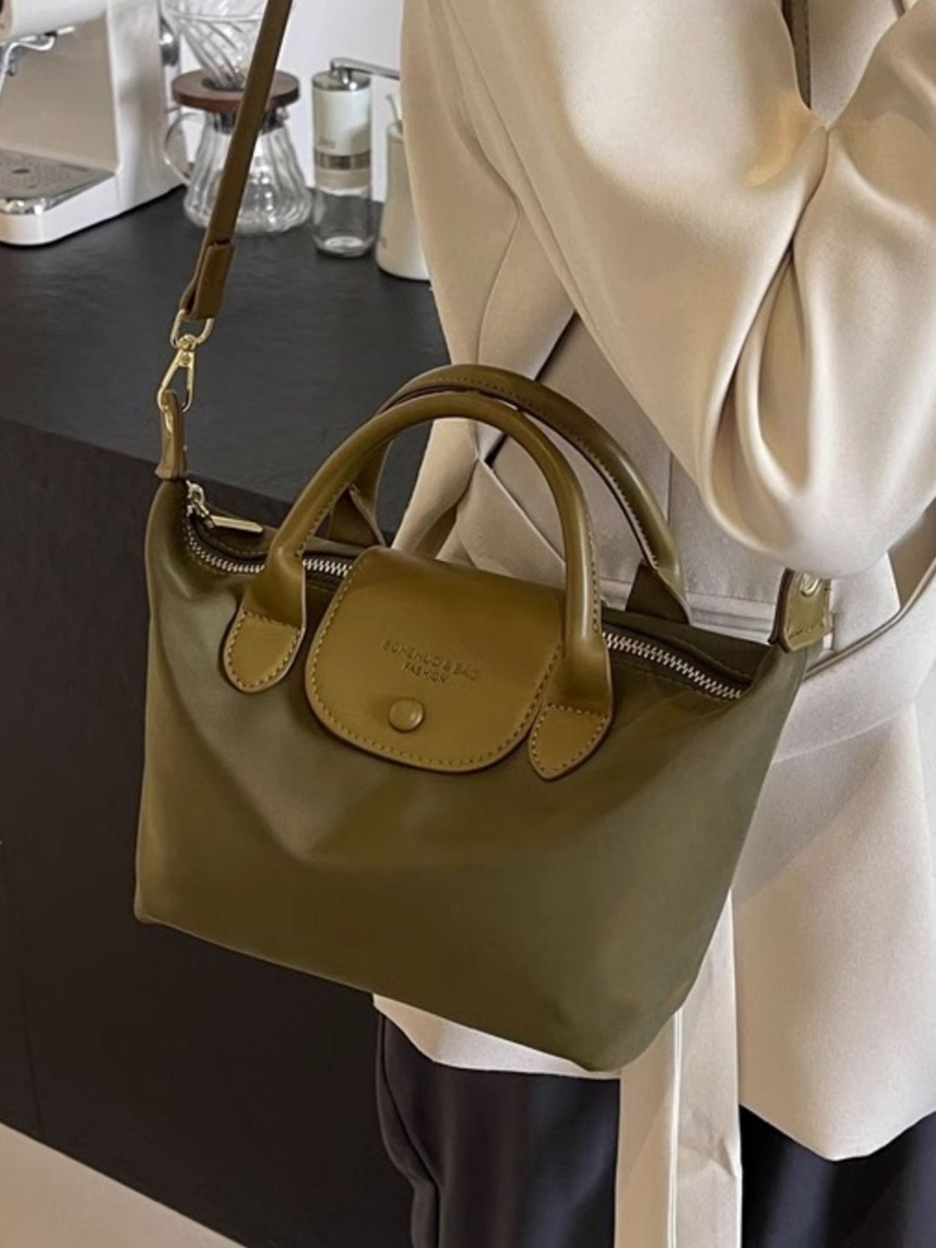 4a19a785-bfe1-4809-aa86-b24f58451205-Max